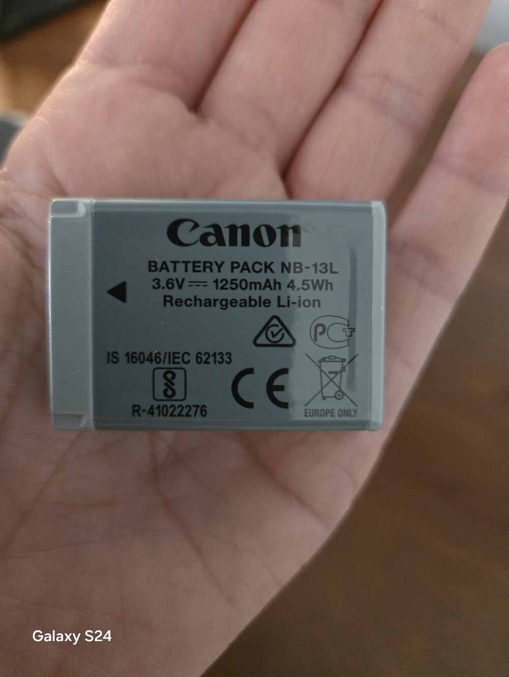 Canon PowerShot Compact Digital Camera in Black - Picture 10 of 10